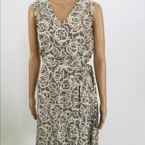 Garnet Hill 100% silk gray/white print wrap dress